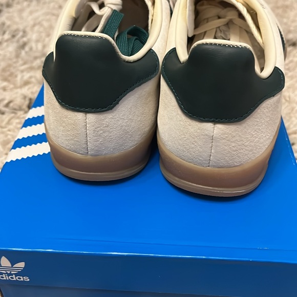 Adidas Gazelle Indoor sneakers. Unisex. Size 6. Cream. White. New. - Picture 4 of 8